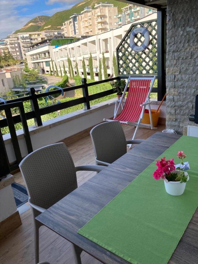 Aldi'S Guest House Вльора Екстер'єр фото