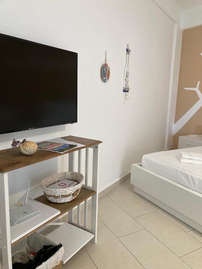 Aldi'S Guest House Вльора Екстер'єр фото
