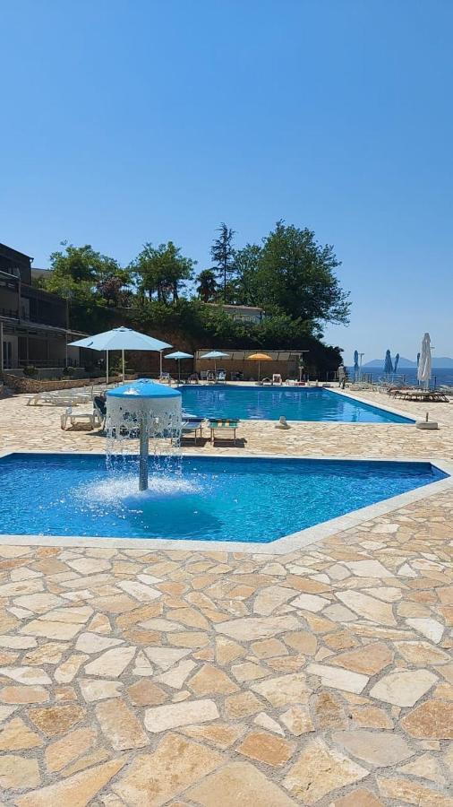 Aldi'S Guest House Вльора Екстер'єр фото