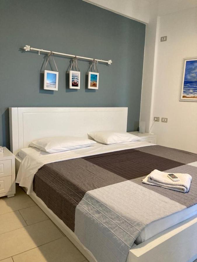 Aldi'S Guest House Вльора Екстер'єр фото