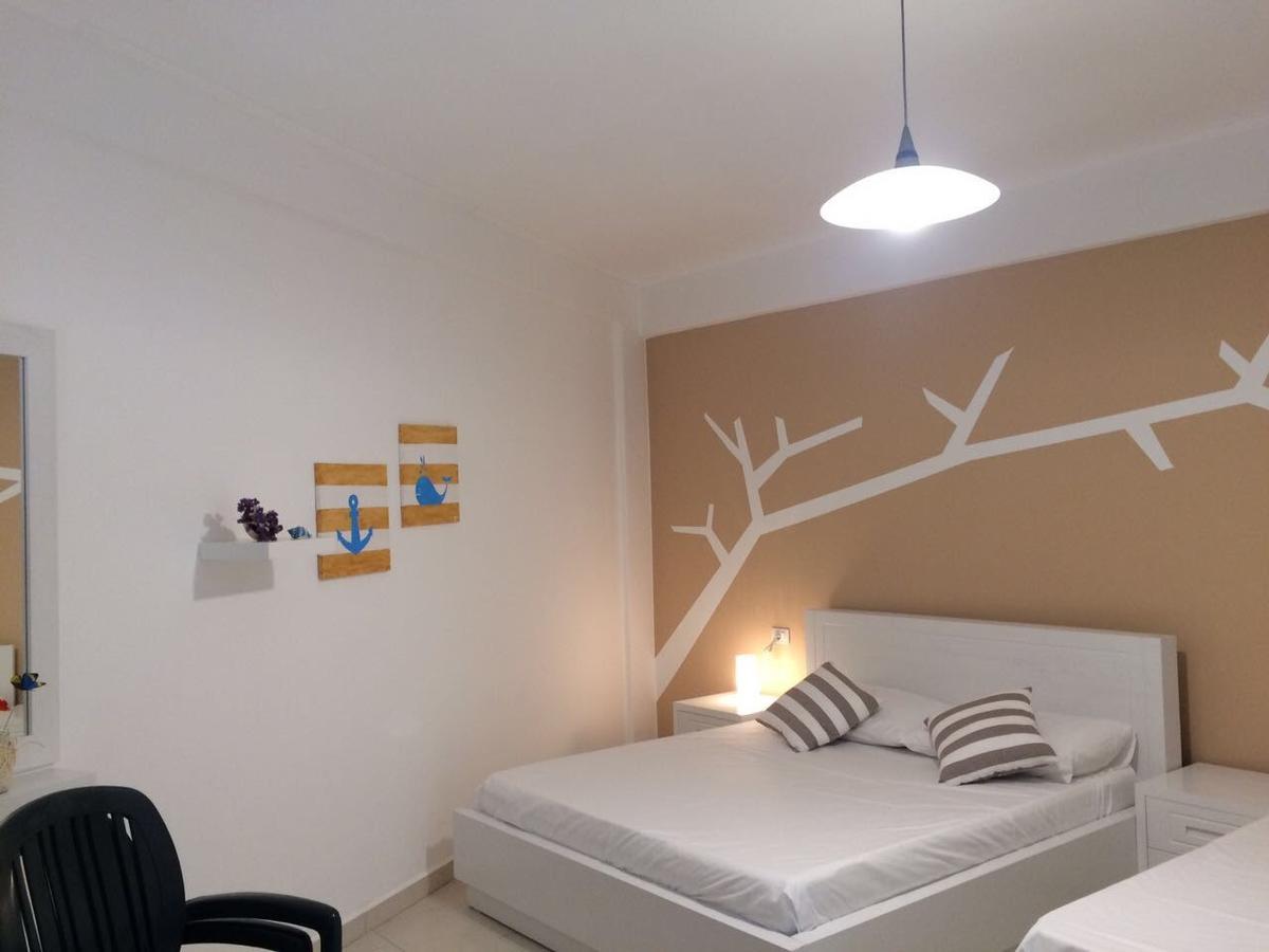Aldi'S Guest House Вльора Екстер'єр фото