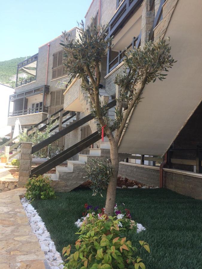 Aldi'S Guest House Вльора Екстер'єр фото