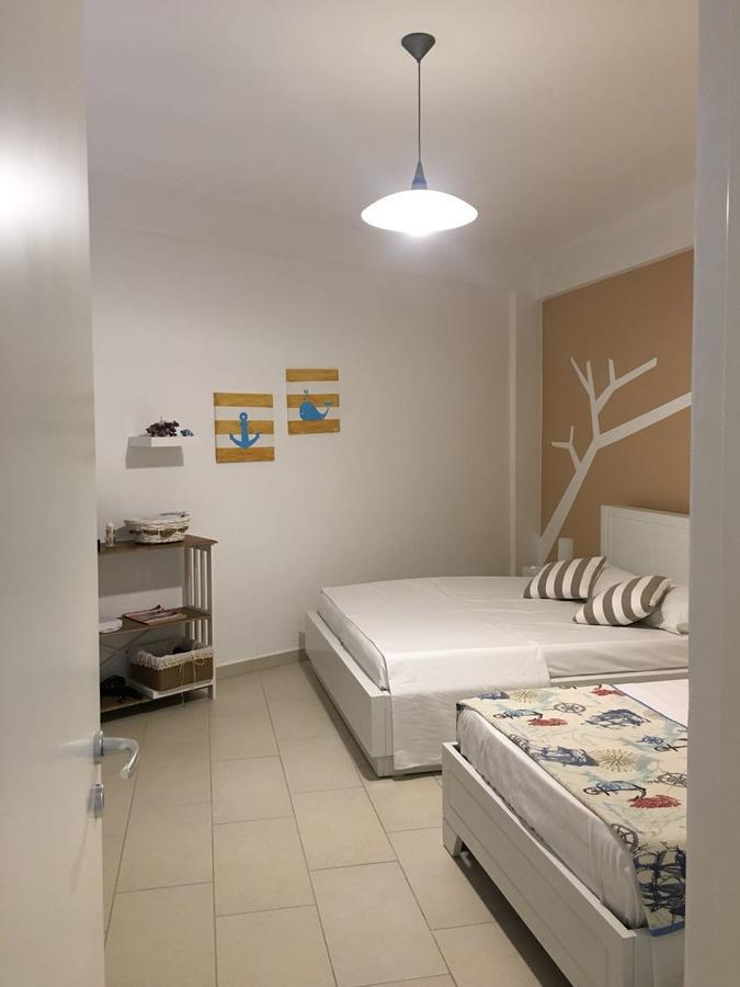 Aldi'S Guest House Вльора Екстер'єр фото