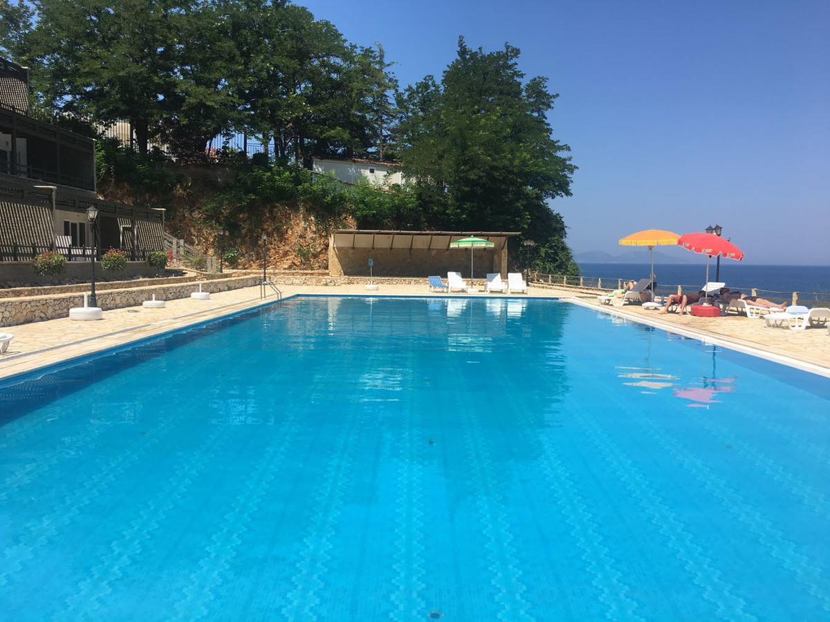Aldi'S Guest House Вльора Екстер'єр фото
